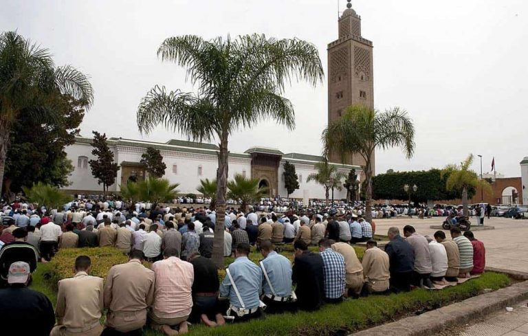 المغرب.. دعوات مشبوهة لتقنين الإفطار العلني بنهار رمضان تفجر الغضب