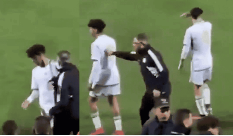 صفعهم من الخلف.. مدرب المنتخب الجزائري يهين لاعبيه أمام الجمهور