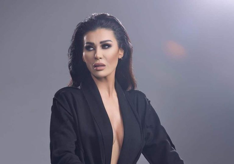 نادين الراسي تنجو بمعجزة من التحرش! (فيديو) نادين الراسي روت تفاصيل التحرش بها ومحاولة الاعتداء عليها وكيف تم رميها بالرصاص، إضافة لتعرضها للخيانة