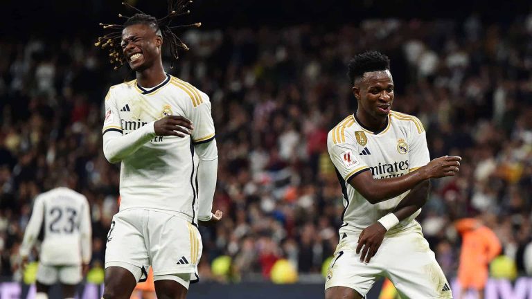 آرسنال عينه على نجم ريال مدريد وجاهز لدفع 110 ملايين يورو لإتمام الصفقة آرسنال ينوي التعاقد مع كامافينجا قادماً من ريال مدريد خلال الميركاتو الصيفي