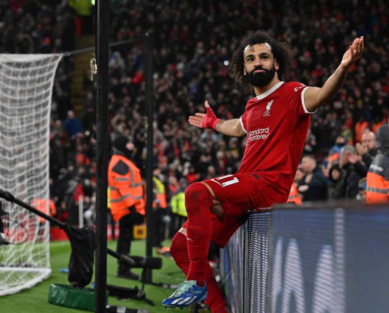 أسطورة مانشستر يونايتد يفتح النار على محمد صلاح: ليفربول يحتاجه لركلات الجزاء فقط! محمد صلاح