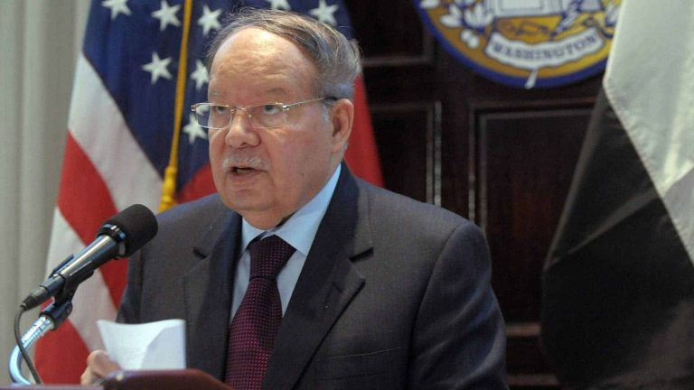 أحمد فتحي سرور حديث المصريين بعد وفاته .. شهادة على تصريح “ربنا له تشريعه وإحنا لنا تشريعنا” أحمد فتحي سرور