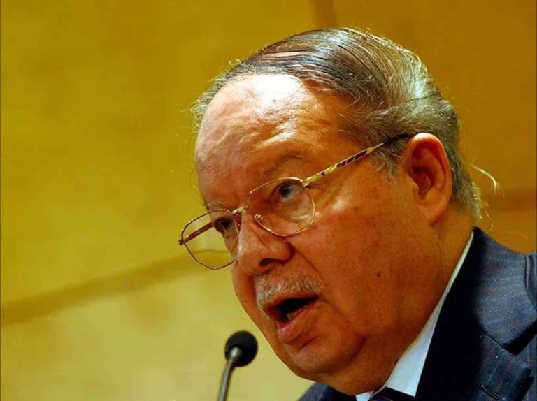 مصطفى بكري يمتدح شجاعة الراحل فتحي سرور .. هل يتجرأ على انتقاد السيسي؟ أحمد فتحي سرور