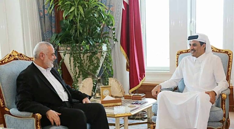 تقرير بريطاني: دول جارة لقطر تدفع لجماعات ضغط للتحريض على الدوحة بسبب حماس دول جارة لقطر تدفع لجماعات ضغط للتحريض على الدوحة بسبب حماس