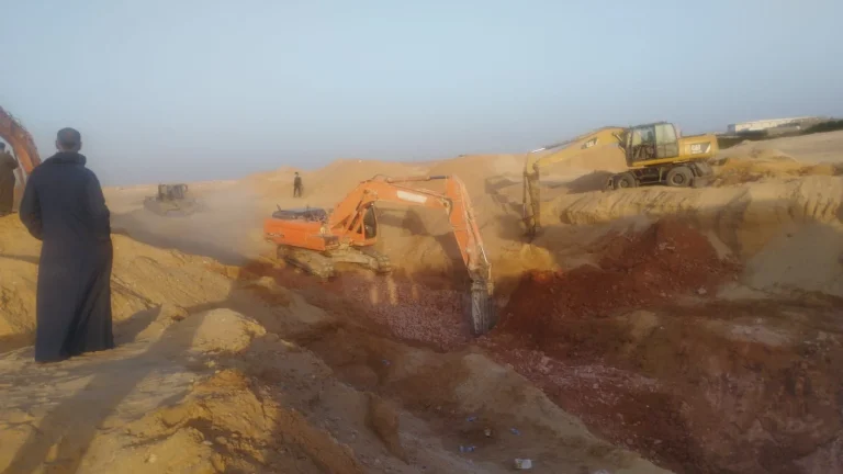 سقوط مزارع في بئر المنيا