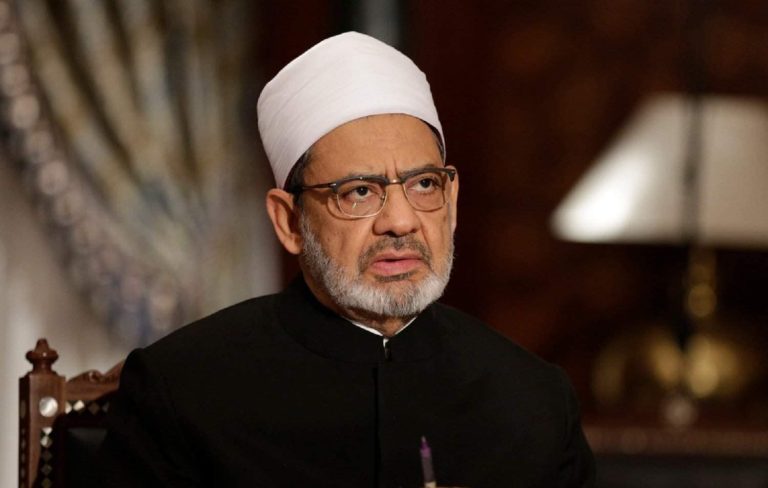 شيخ الأزهر يهاجم جرائم الاحتلال الإسرائيلي في غزة وينتقد الضعف العربي تجاه القضية الفلسطينية شيخ الأزهر يهاجم جرائم الاحتلال الإسرائيلي في غزة وينتقد الضعف العربي تجاه القضية الفلسطينية