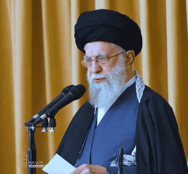 تغريدة رسمية لخامنئي تثير جدلا تزامنا مع بدء الهجوم الإيراني على إسرائيل