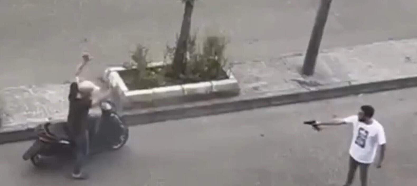 خيانة عاطفية وراء واقعة إطلاق النار العشوائي في بيروت.. حادثة أرعبت اللبنانيين (فيديو) مسلح يطلق النار على المارين في الضاحية الجنوبية ببيروت