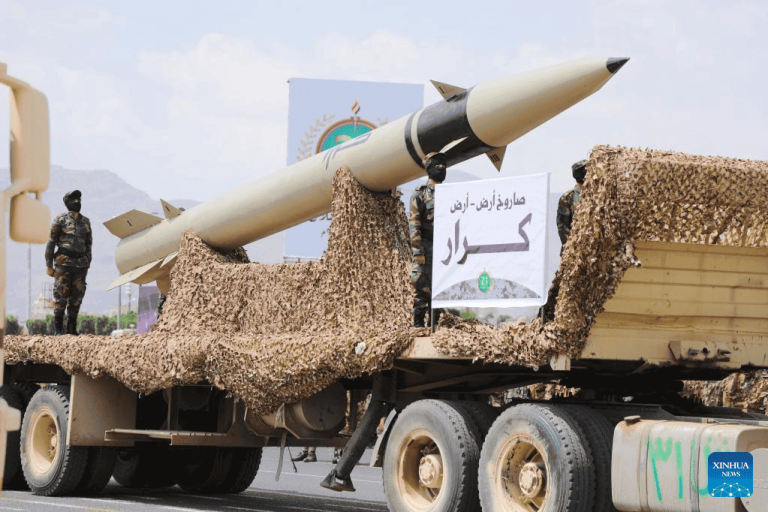 لدى المسلحين الحوثيين في اليمن أسلحة يمكن أن تصل إلى البحر المتوسط،