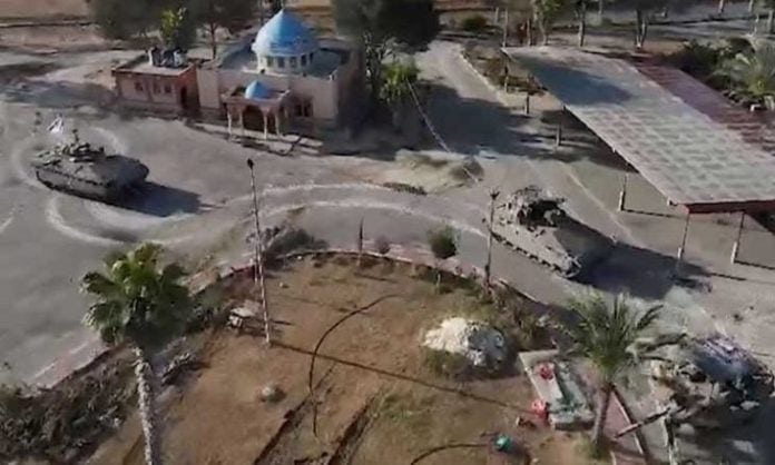 الاحتلال الإسرائيلي أغلق معبر رفح البري ومعبر كرم أبو سالم، مما يفاقم الأزمات الإنسانية
