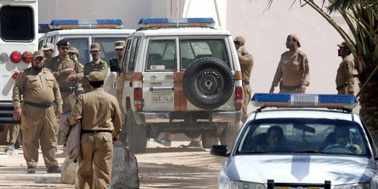 السعودية تواصل هوايتها المفضلة وتعدم 2 من مواطنيها في غضون ساعات قليلة السلطات السعودية