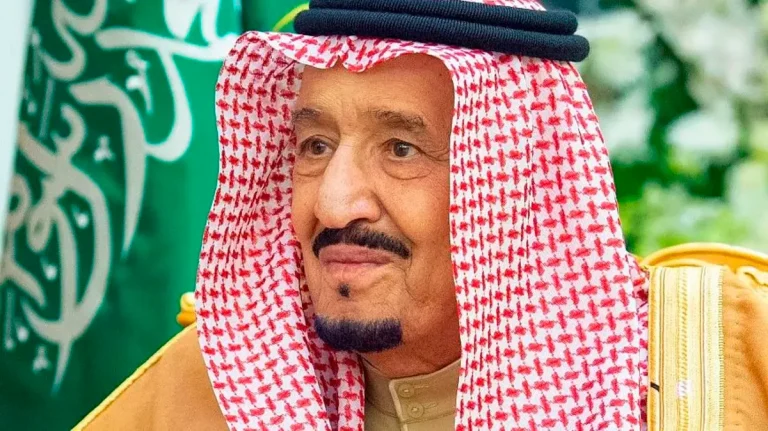 التهاب بالرئة وبرنامج علاجي.. الديوان كشف تفاصيل حالة الملك سلمان الصحية بعد تشخيصه التهاب بالرئة وبرنامج علاجي.. الديوان كشف تفاصيل حالة الملك سلمان الصحية بعد تشخيصه