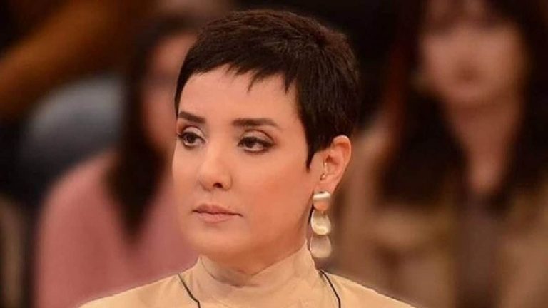 لحظة اقتحام نقابة المحامين التونسية واعتقال سنية الدهماني والتصريح الذي تسبب في توقيفها الشرطة التونسية تعتقل سنية الدهماني