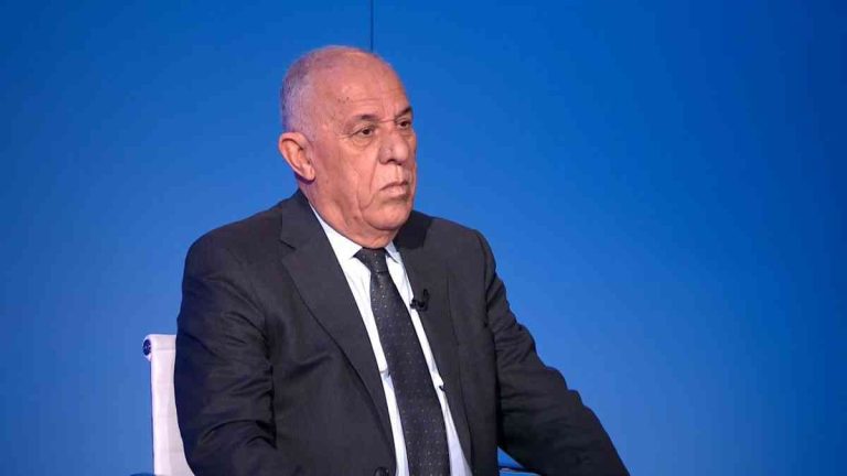مذكرا بسليمان خاطر ومحمد صلاح.. الدويري يحلل حادث معبر رفح من زاوية مختلفة ويثير التساؤلات (فيديو) مذكرا بسليمان خاطر ومحمد صلاح.. الدويري يحلل حادث معبر رفح من زاوية مختلفة ويثير التساؤلات