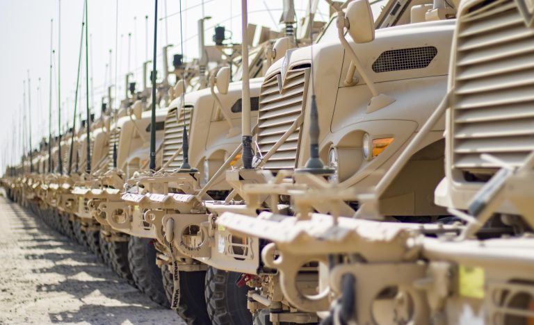 القبض على مواطن في الكويت بتهمة بالانضمام إلى تنظيم محظور والتخطيط لتفجير معسكرات أمريكية