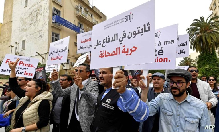 تقرير يفضح انتكاسة حرية الصحافة في الإمارات.. دولة استبدادية يحكمها القمع والبطش حرية الصحافة في الإمارات