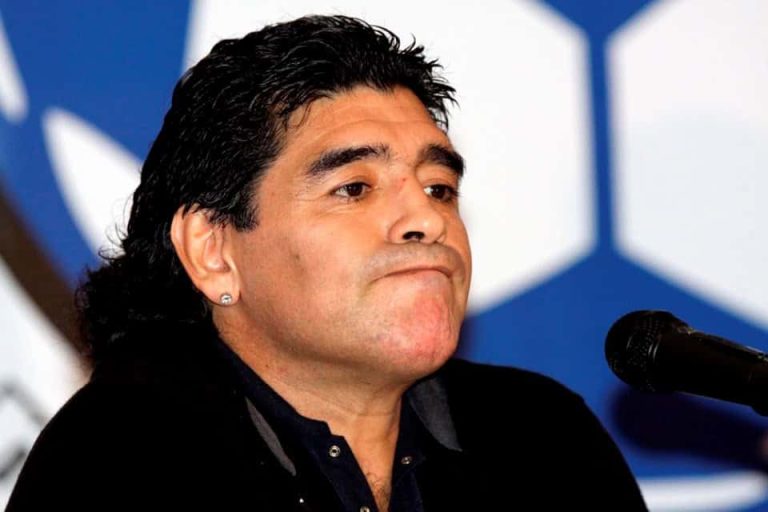 أبناء مارادونا يطلبوا نقل جثته من المقبرة التي دفن فيها .. لهذا السبب! أبناء مارادونا يطلبوا نقل جثته من المقبرة الخاصة التي دفن فيها
