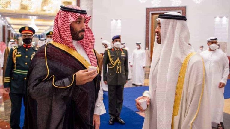 تصعيد إماراتي رسمي ضد السعودية.. نزاع "الياسات" يعكس تصدع العلاقات بين "المحمّدين"
